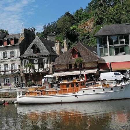 La Tocade Del Arte - Dinan Bed & Breakfast Lanvallay Exterior photo