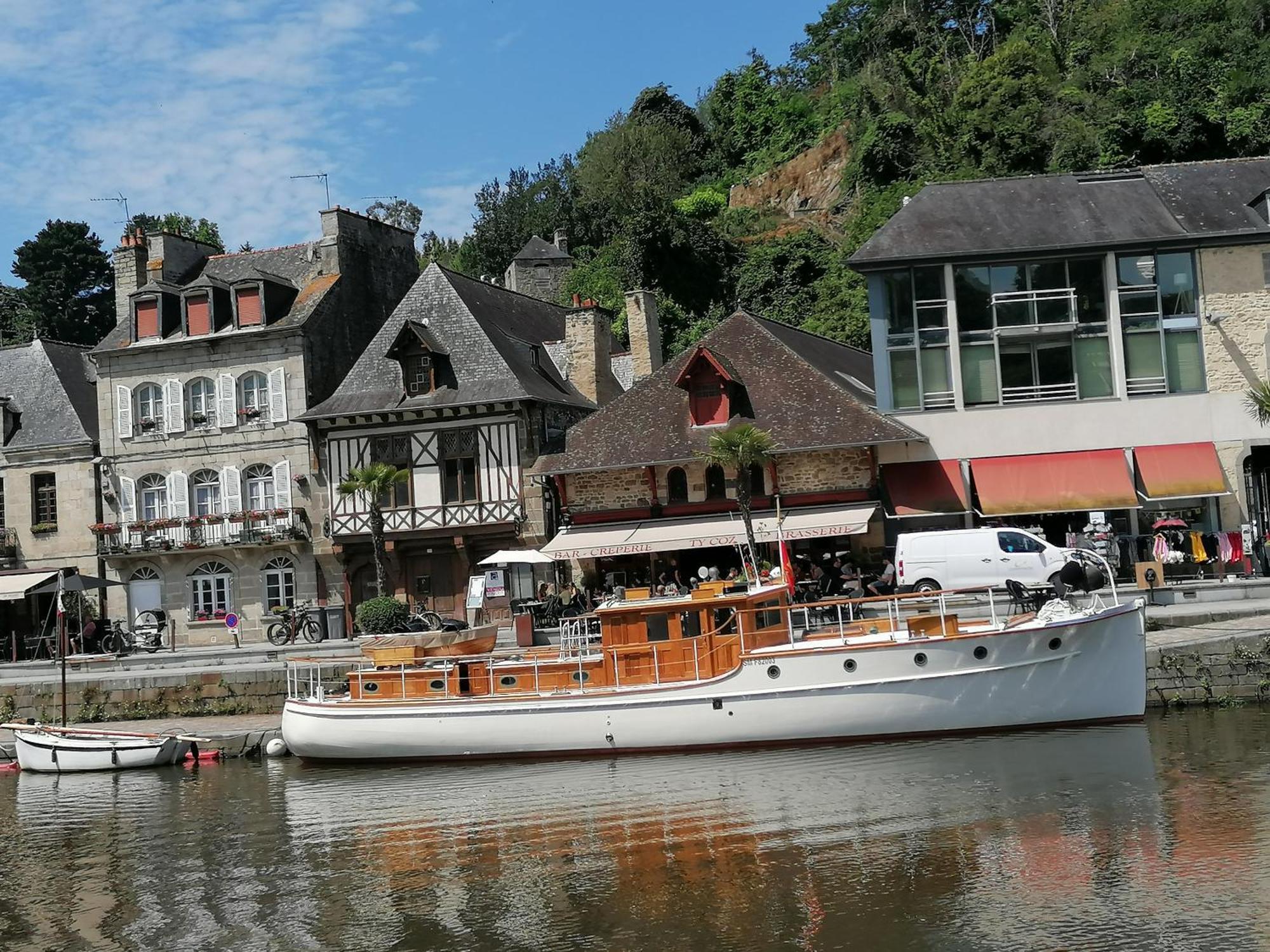 La Tocade Del Arte - Dinan Bed & Breakfast Lanvallay Exterior photo