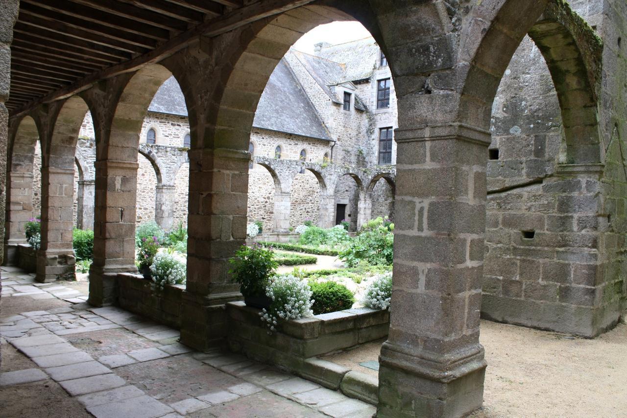 La Tocade Del Arte - Dinan Bed & Breakfast Lanvallay Exterior photo