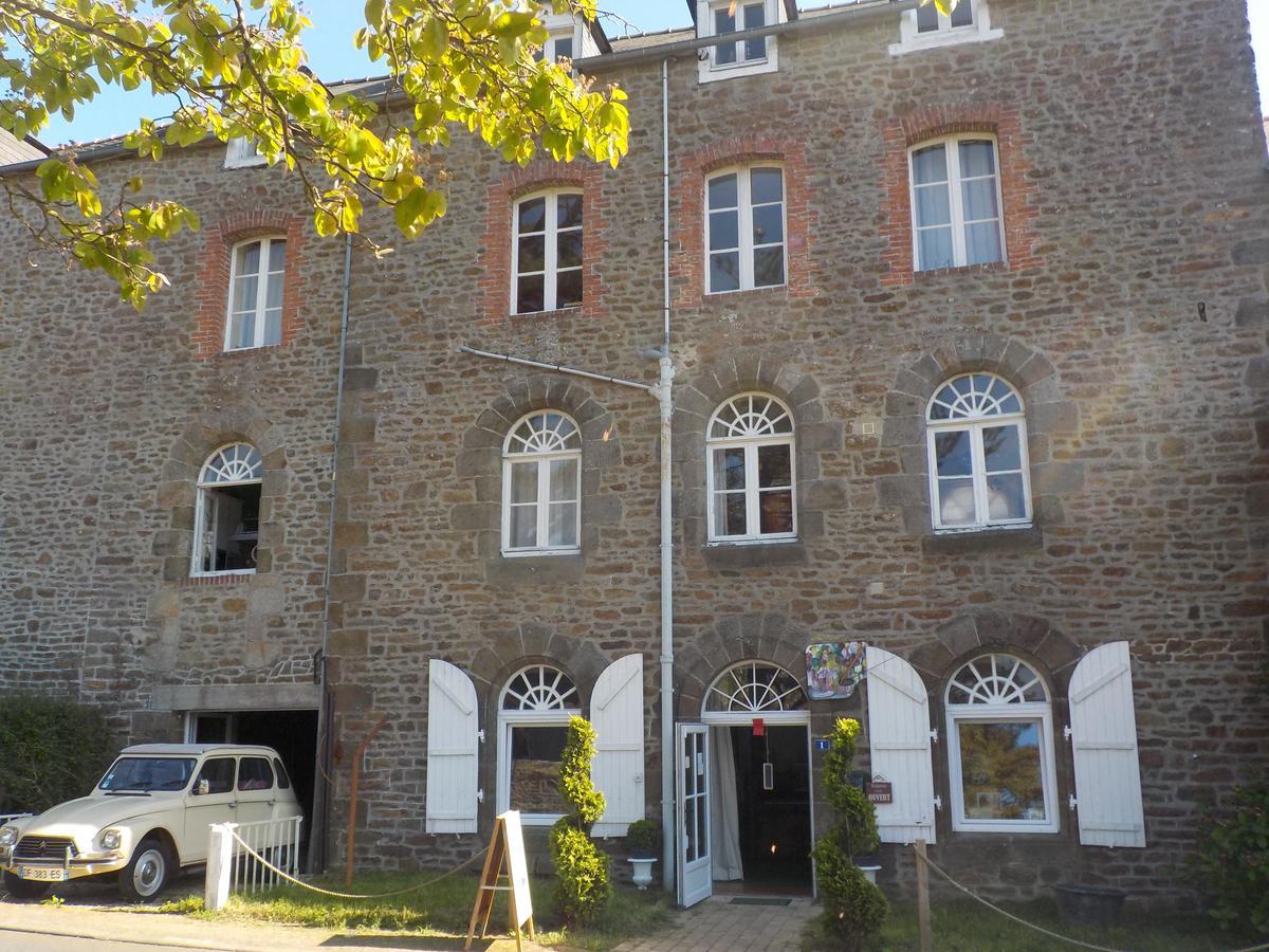La Tocade Del Arte - Dinan Bed & Breakfast Lanvallay Exterior photo